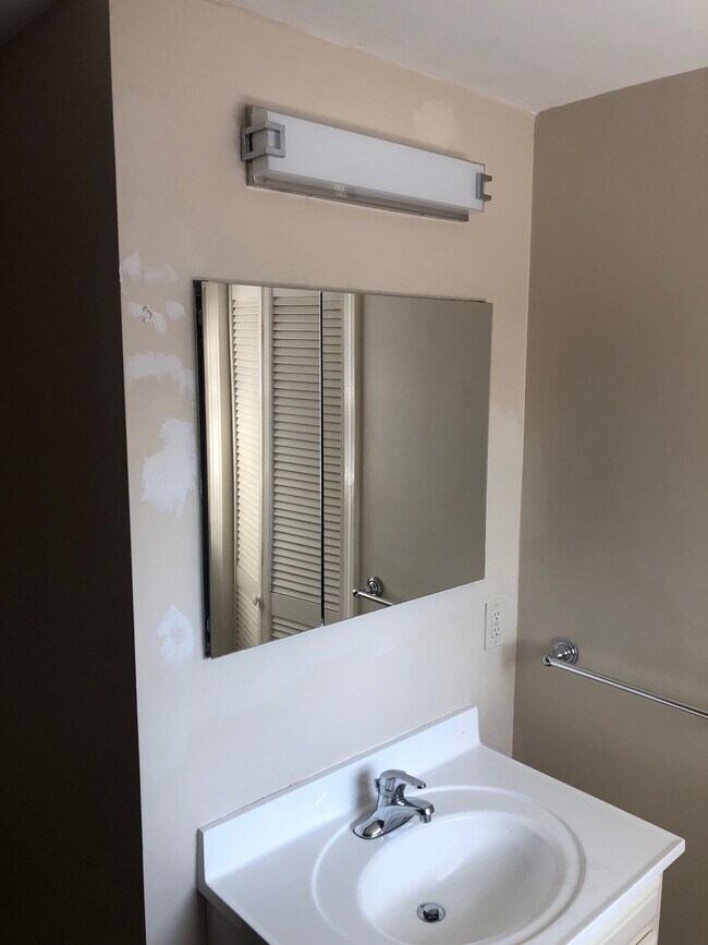 2nd floor full bath - 111 Magoun Ave
