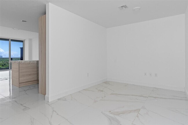 Building Photo - 16385 Biscayne Blvd