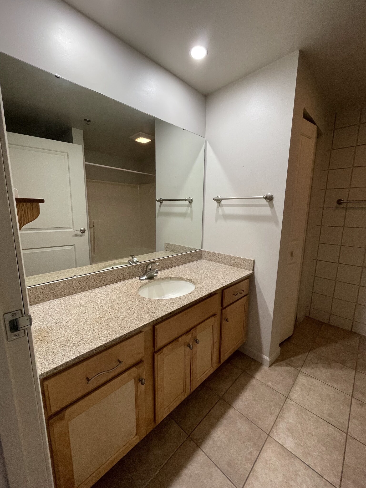 Building Photo - 400 N Richmond St