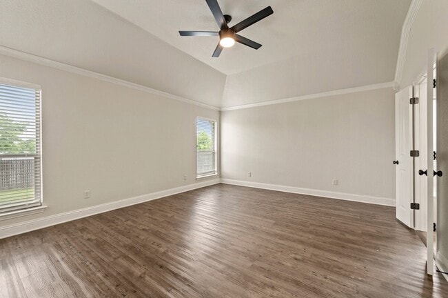 Building Photo - 104 Cold Track Dr