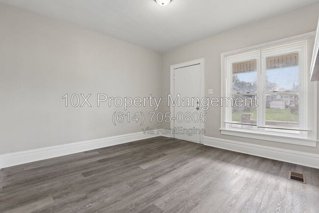 Building Photo - 132 S Richardson Ave