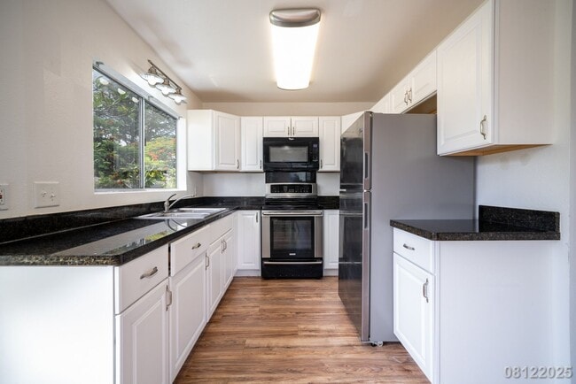 Building Photo - 2br/1ba/2pkg Townhouse in Mililani
