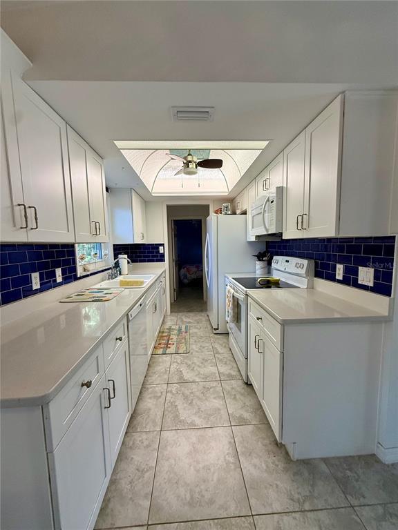 Building Photo - 2226 S Daytona Ave