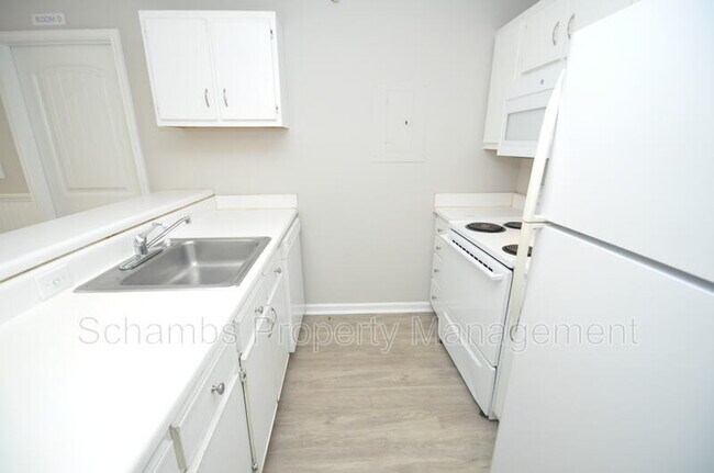 Building Photo - 1500 Graduate Ln
