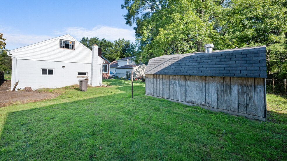 Back yard - 1001 Patchen Rd