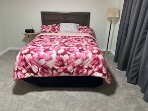 Building Photo - 521 Greyhound Ct