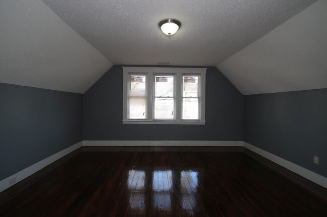 Building Photo - 168 Chatham St