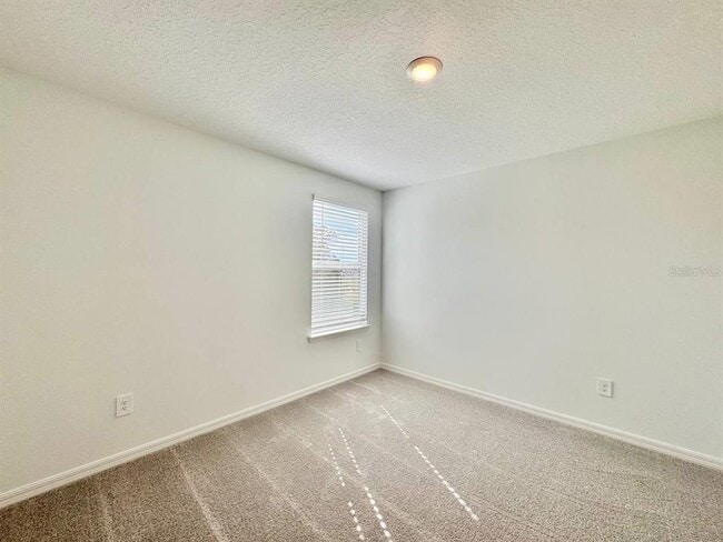 Building Photo - 17554 Pleasantview Blvd