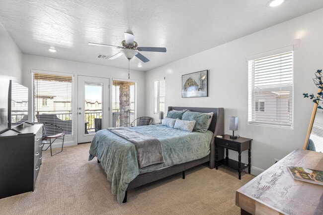 Building Photo - 350 W Old Hwy