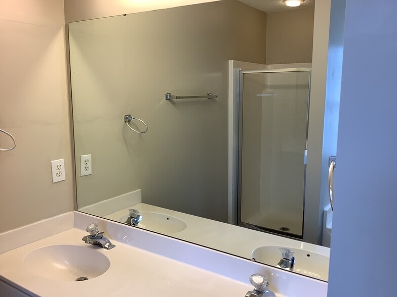 Building Photo - 13317 Michael Lynn Rd