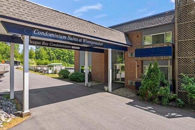 Building Photo - 131 Lake St