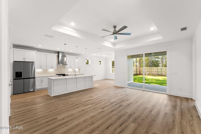 Building Photo - 7021 N Lagoon Dr