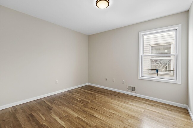 Building Photo - 359 Cator Ave