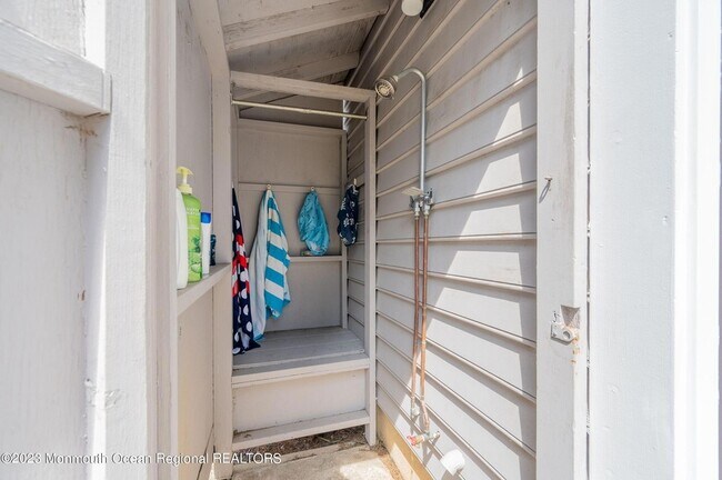 Building Photo - 623 Brooklyn Blvd