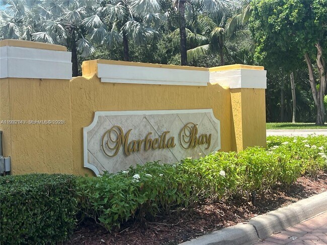 Building Photo - 4295 NE 10th Ct