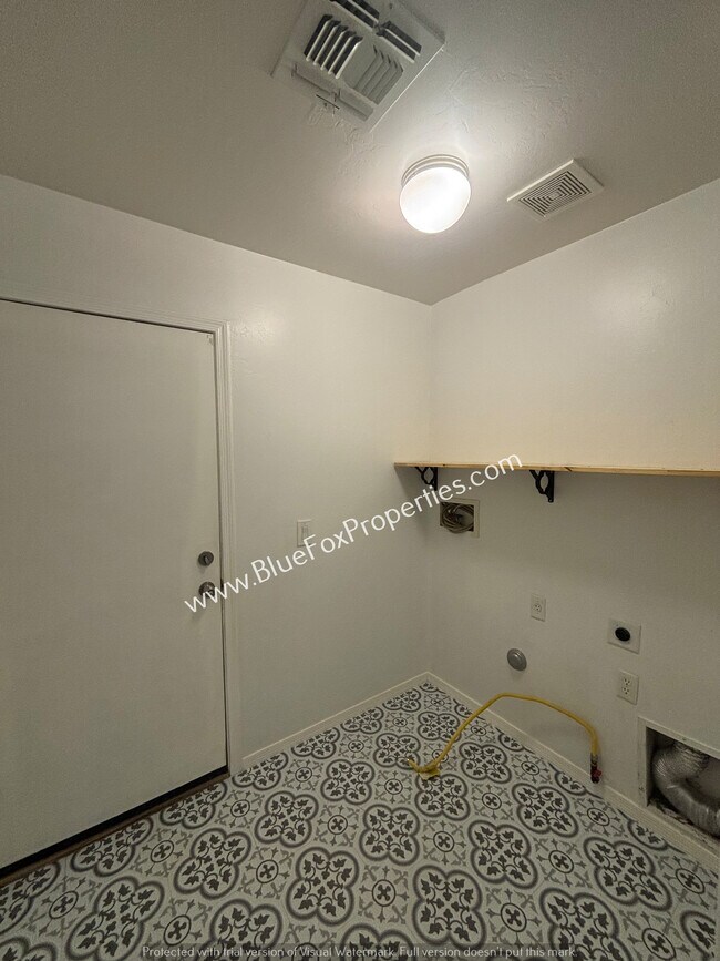 Building Photo - 9978 E Apache Rain Dr