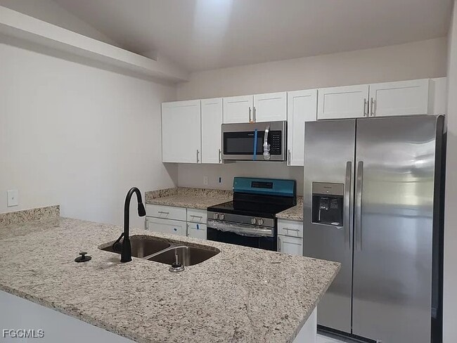 Building Photo - 1111 SE 5th Ct