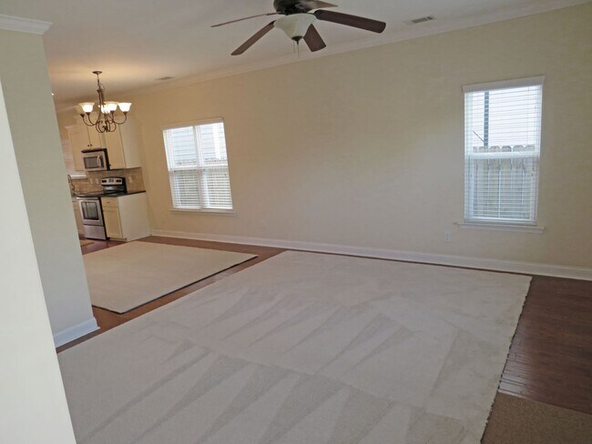 Building Photo - AVAILABLE SEPTEMBER, 2023