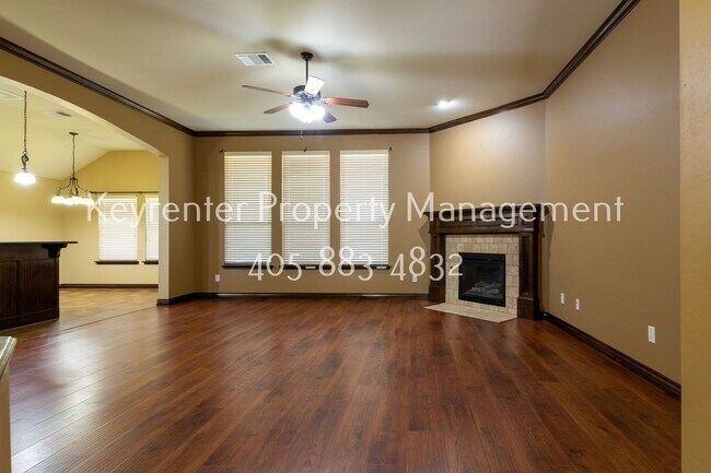 Building Photo - 2405 SW 138th St