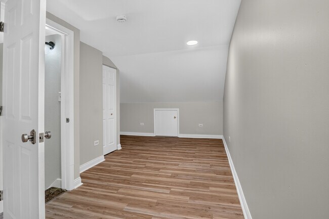 Building Photo - 9722 S Merrion Ave