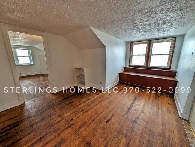 Building Photo - 303 S 3rd Ave