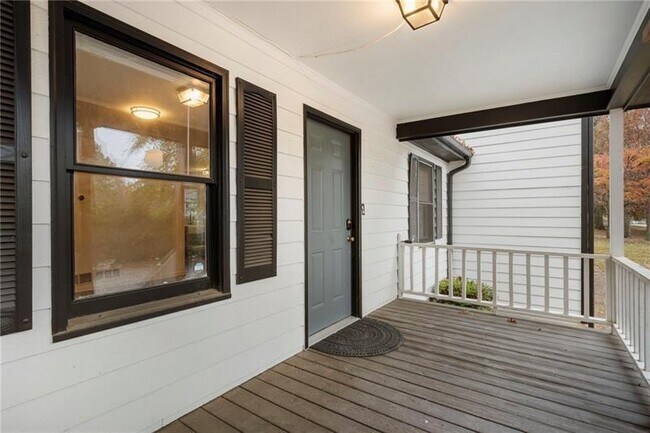 Building Photo - 3142 Chamblee Gap Rd