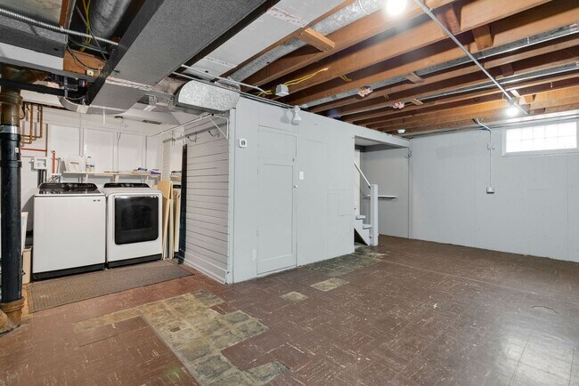 Building Photo - 4115 N Stevens St