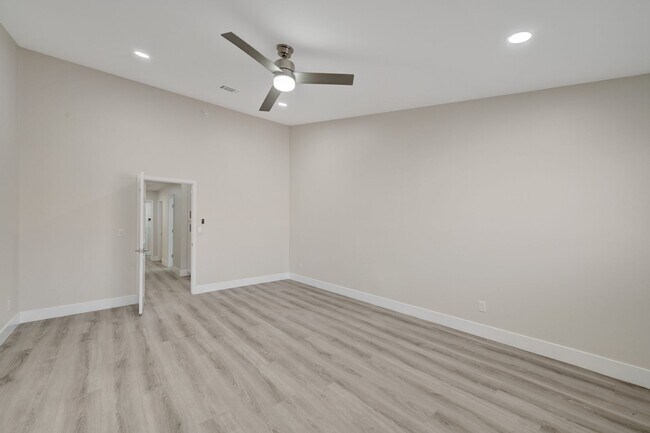 Building Photo - Remodeled Single Story, 4 Bedroom Home in Desert Shores