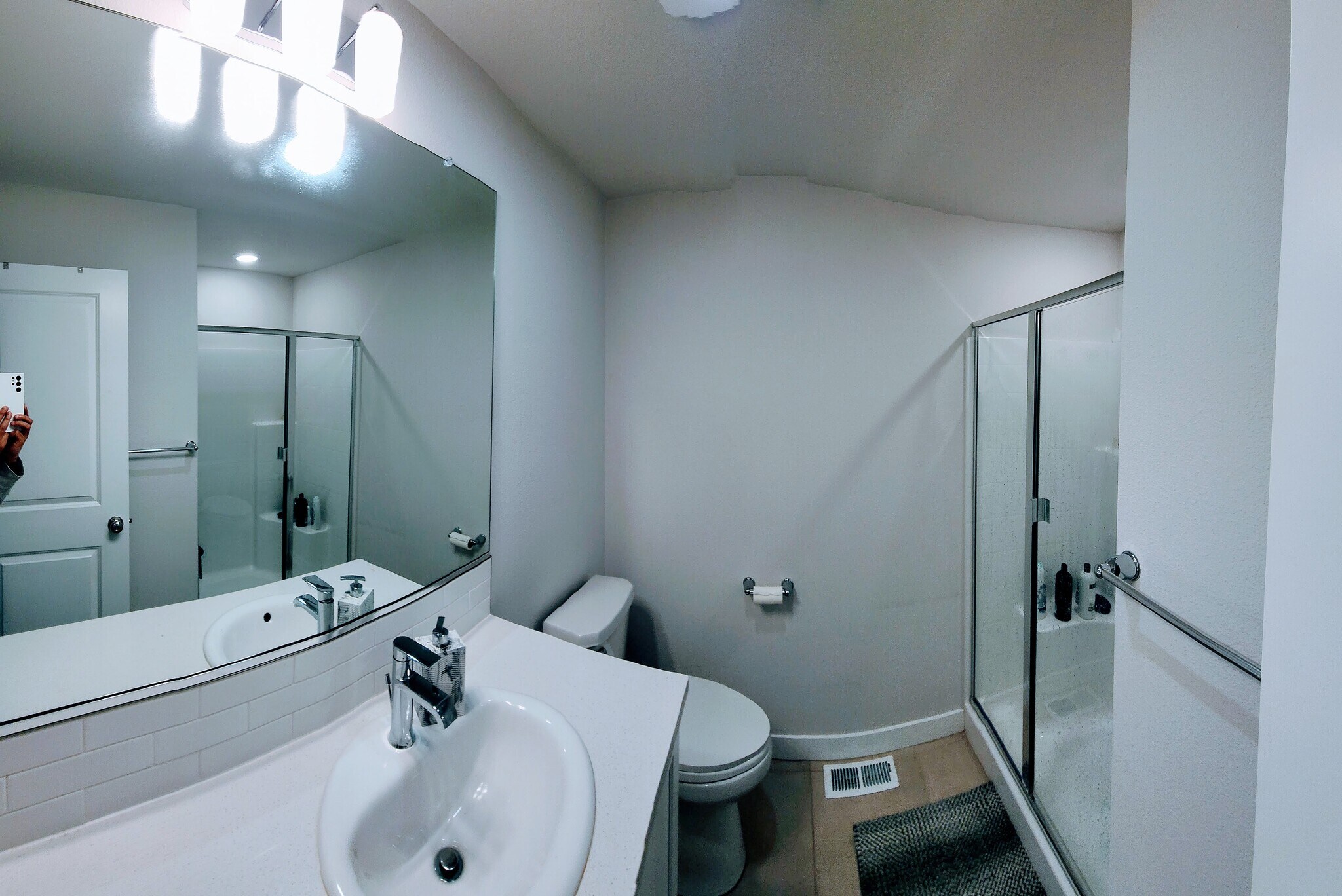 Master Bath - 16065 NW Frog Ln