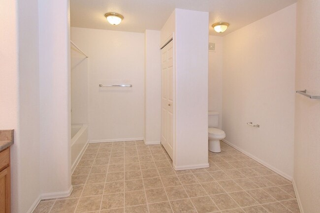 Building Photo - FEELS LIKE HOME! 2BD CONDO with MOUNTAIN VIEWS - Security Deposit Waiver Available