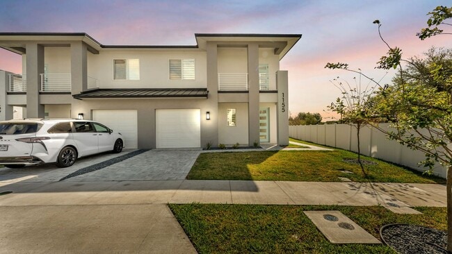 Building Photo - Stunning New Construction Villa for Rent Near Lake John