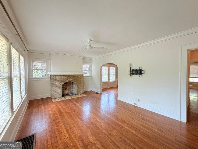 Building Photo - 557 Manford Rd SW