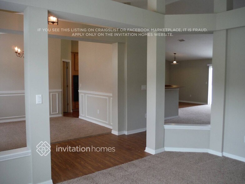 Building Photo - 10143 Meadow Point Dr