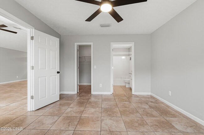 Building Photo - 8416 N Lagoon Dr