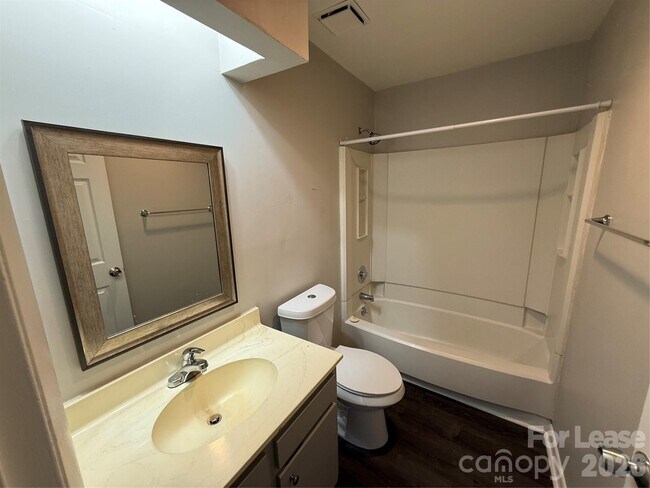 Building Photo - 4617 Sharon Chase Dr