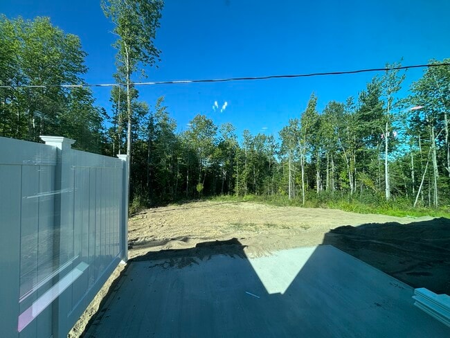 Building Photo - 22 Pond Rd