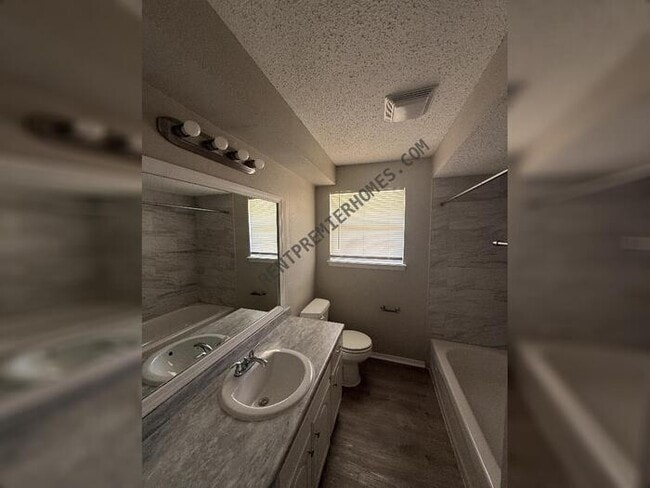 Building Photo - 5412 S Huddleston St