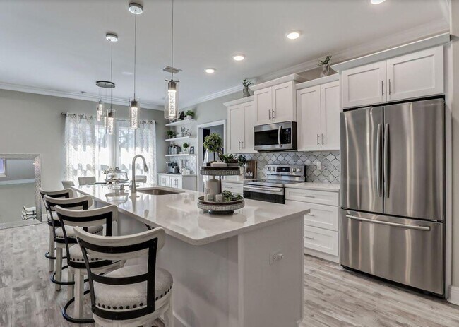 Building Photo - All Brick 4 Bedroom in Mary Esther!