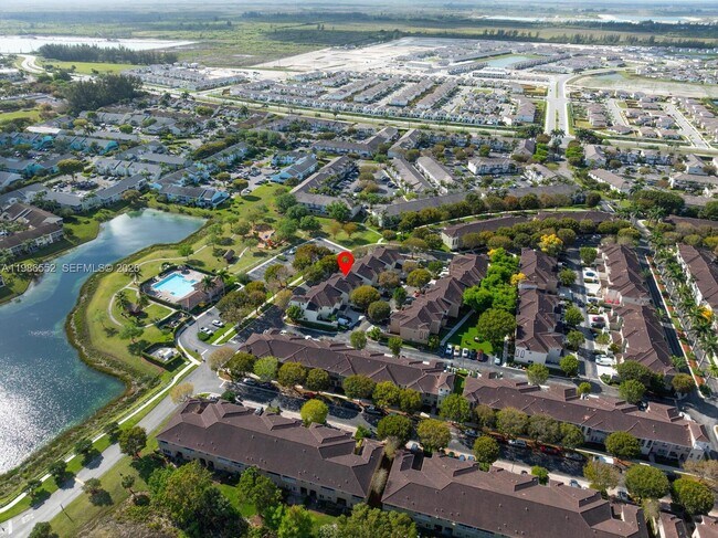 Building Photo - 1947 SE 24th Terrace