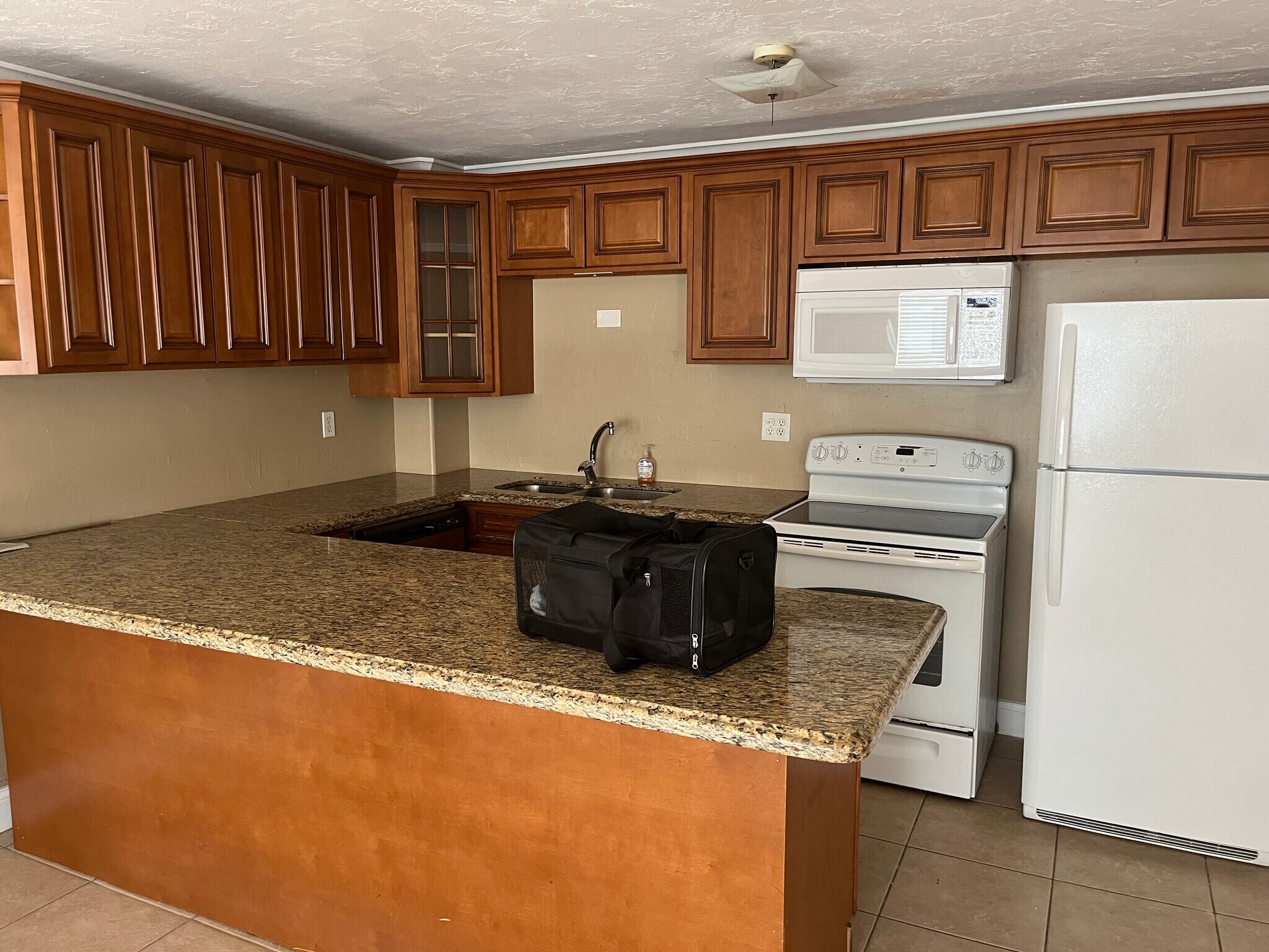 Kitchen - 4802 Tudor Dr