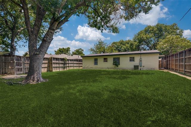 Building Photo - 2715 Tolosa Dr