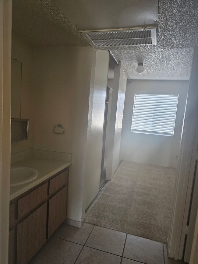 Building Photo - 3525 E 3rd St