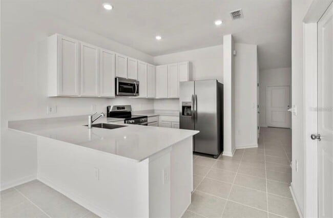 Building Photo - 2805 Skyline Lp