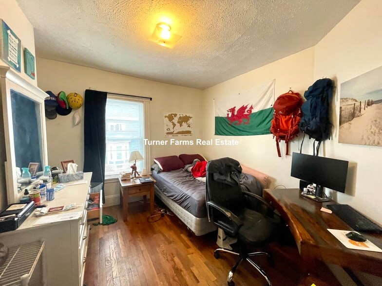 Building Photo - 59 Cedar St