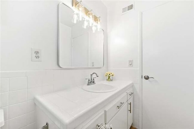 Building Photo - 5402 Anthony Ave