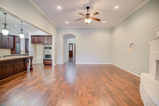 Building Photo - 158 N Almondell Way