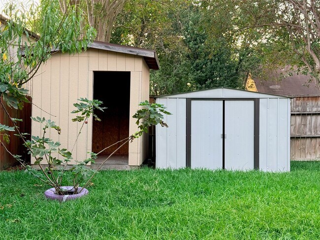 Building Photo - 20235 Blue Juniper Dr