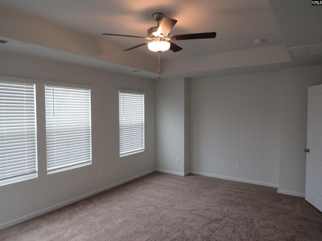 Building Photo - 425 Pepperbush Ln