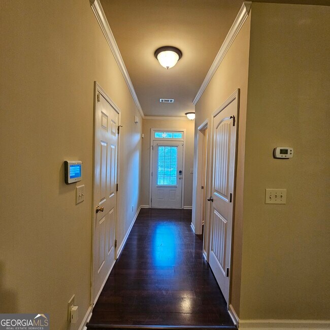 Building Photo - 413 Fern Bay Dr SW