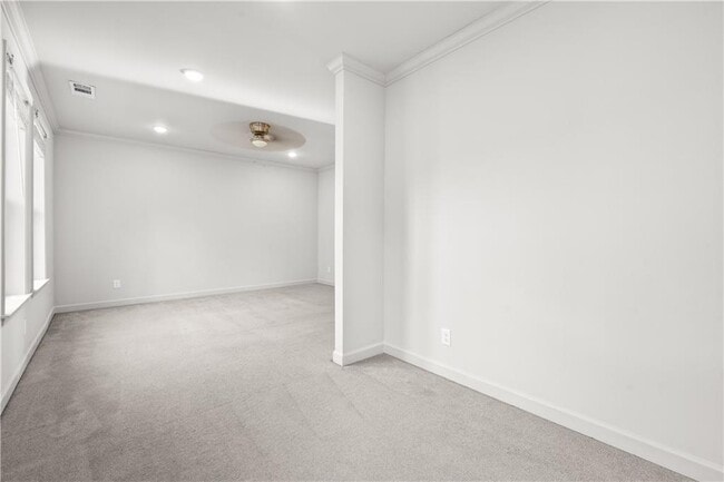 Building Photo - 170 Wren Dr